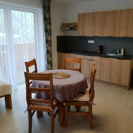 Amalia Haus Homestay Tux